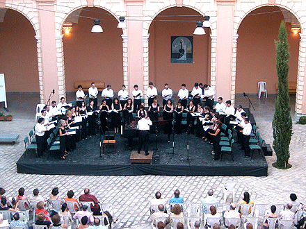 El Coro Manuel de Falla en el Claustro del Conservatorio
